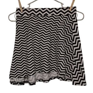 Rue 21 Black and White Chevron Skirt